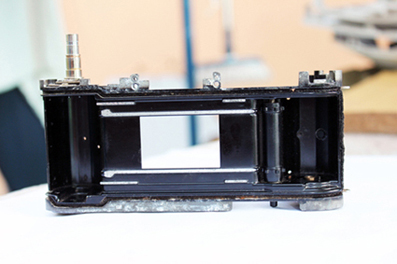 AE-1P sprocket in camera frame (1)
